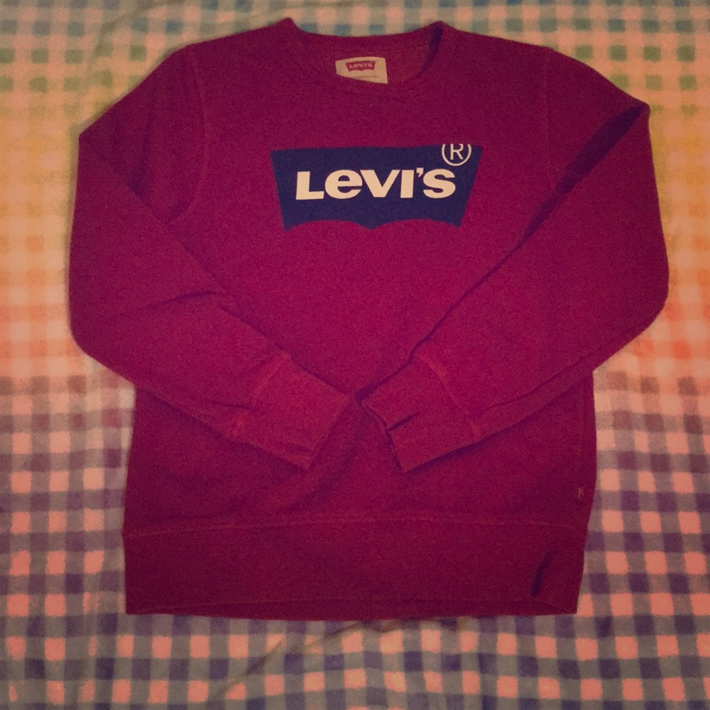 Levi’s crew neck